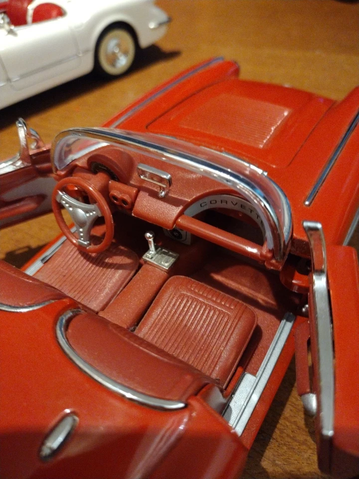 Chevrolet Corvette 1958 1/18 Motormax sans boîte - Photo 3/4