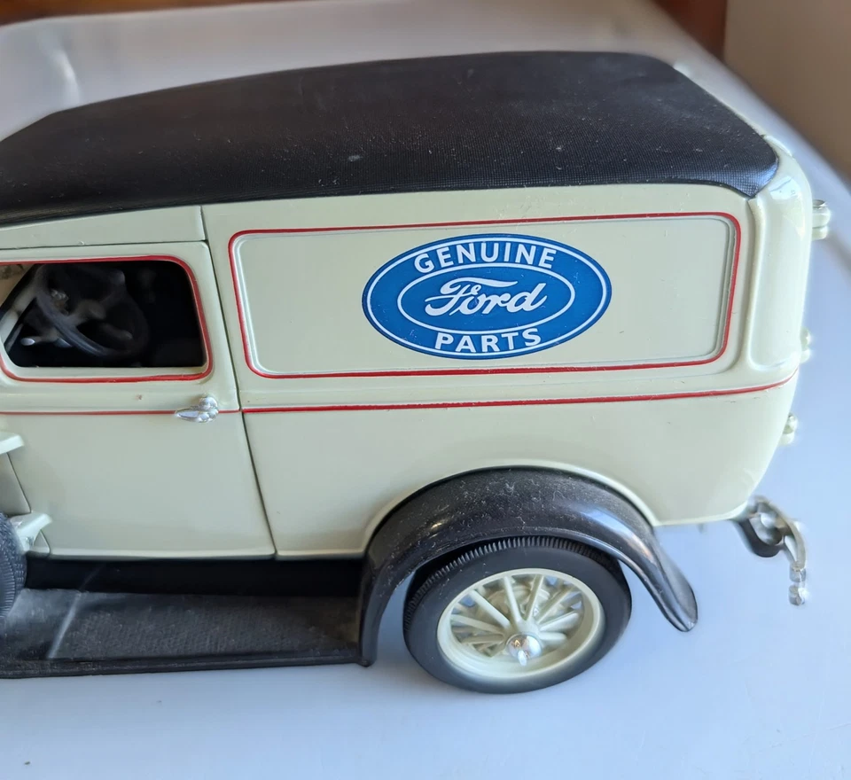 1:18 1931 Ford Delivery Truck Diecast – Genuine Ford Parts – Opening Hood (C6) - Image 4 of 4