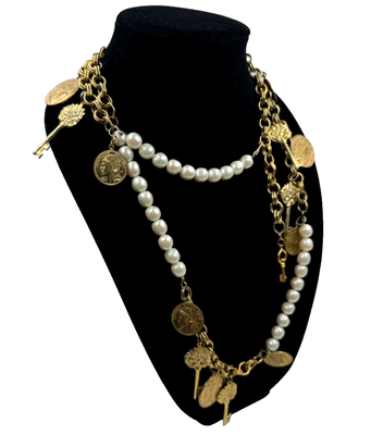 Vintage pearl belt. Gold coin detail. Vintage Gold Tone Faux Pearl Teardrop Chain Belt  main image 2