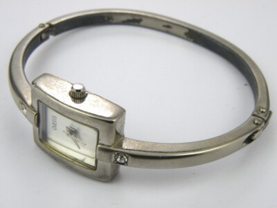 Damenuhr Oasis B180 Fashion Armreif