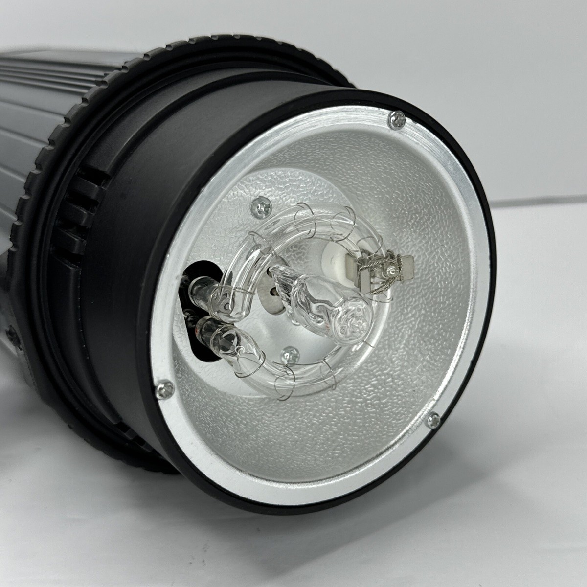 Neewer N-250W Professional Photo System Studio For Parts Or Repair