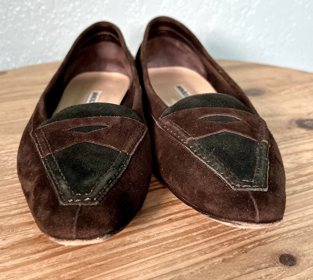 Manolo blahnik suede flats 2025