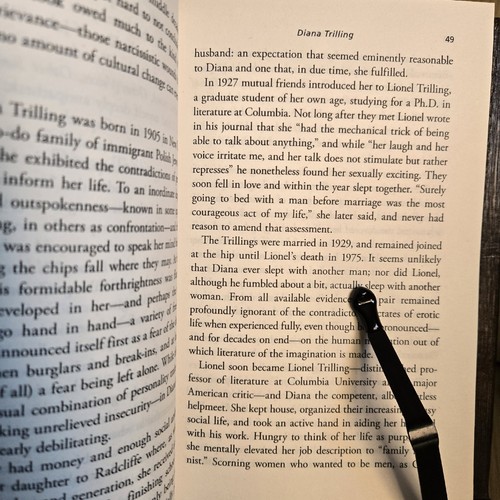 Taking a Long Look Vivian Gornick  Verso Paperback Essays on Culture & Feminism - Picture 8 of 9