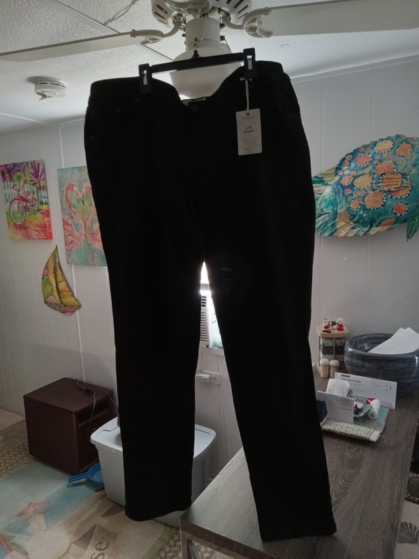  Stretchy Torrid Black Denim First At Fit Luxe Skinny Jeans. Size 26R. NWT 