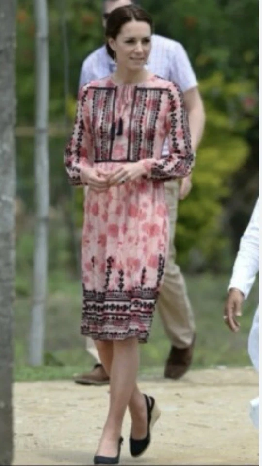 VESTIDO BORDADO CORAL/NEGRO TOPSHOP USADO EN EXCELENTE ESTADO US8 37”B 30”W 40”L ASO POW Foto 3 de 4