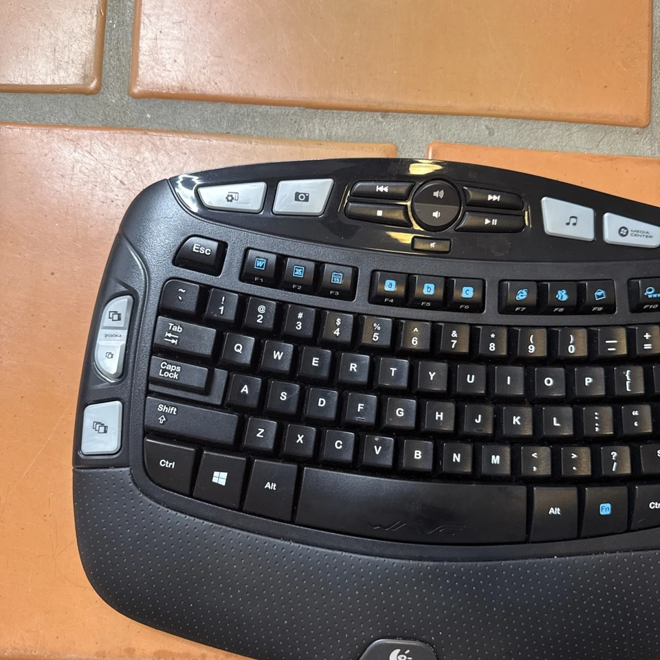 Teclado inalámbrico unificador Logitech Wave K350 probado y funcionando - sin dongle Foto 2 de 4