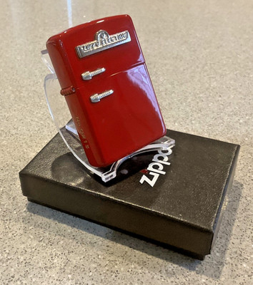 Original Brandneu 2003 Zippo Feuerzeug Selten Limitierte Edition Zippo Retro Kühl-/Gefrierkombination