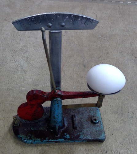 VINTAGE Egg Scale ZENITH made in EARLVILLE NEW YORK Hens Chickens Farmhouse