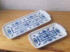 2 x Servier Beilagen Stollen Wurst Platte Winterling Scharffeuer Zwiebelmuster