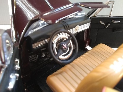 Universal Hobbies - 1941 Chevy Deluxe Convertible - Modelo de precisión diecast - Imagen 9 de 19