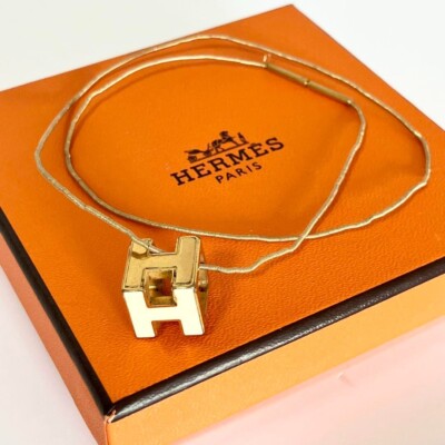 エルメス CAGE D'H H キューブ ネックレス Hermès H Cube Pendant Necklace Silver & White Enamel Iconic