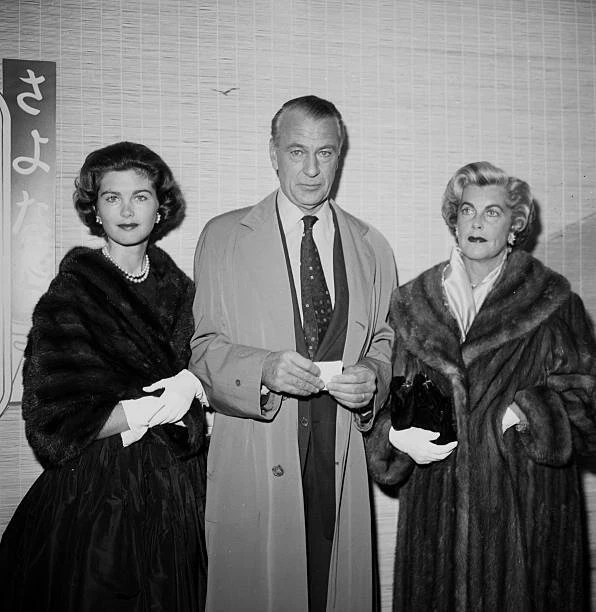 Actor Gary Cooper poses with wife Veronica Balfe and their daughte- 1957  Photo | eBay
