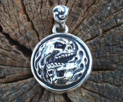Yin-Yang Feuerschädel Silber Anhänger