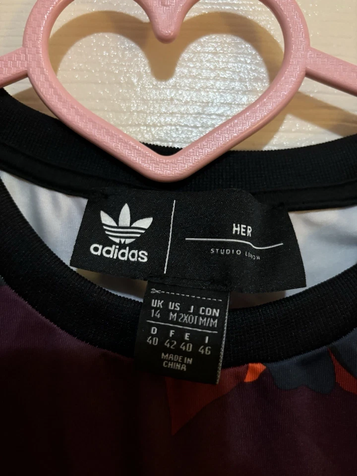 Camiseta Adidas Originals X Her Studio London Foto 4 de 4