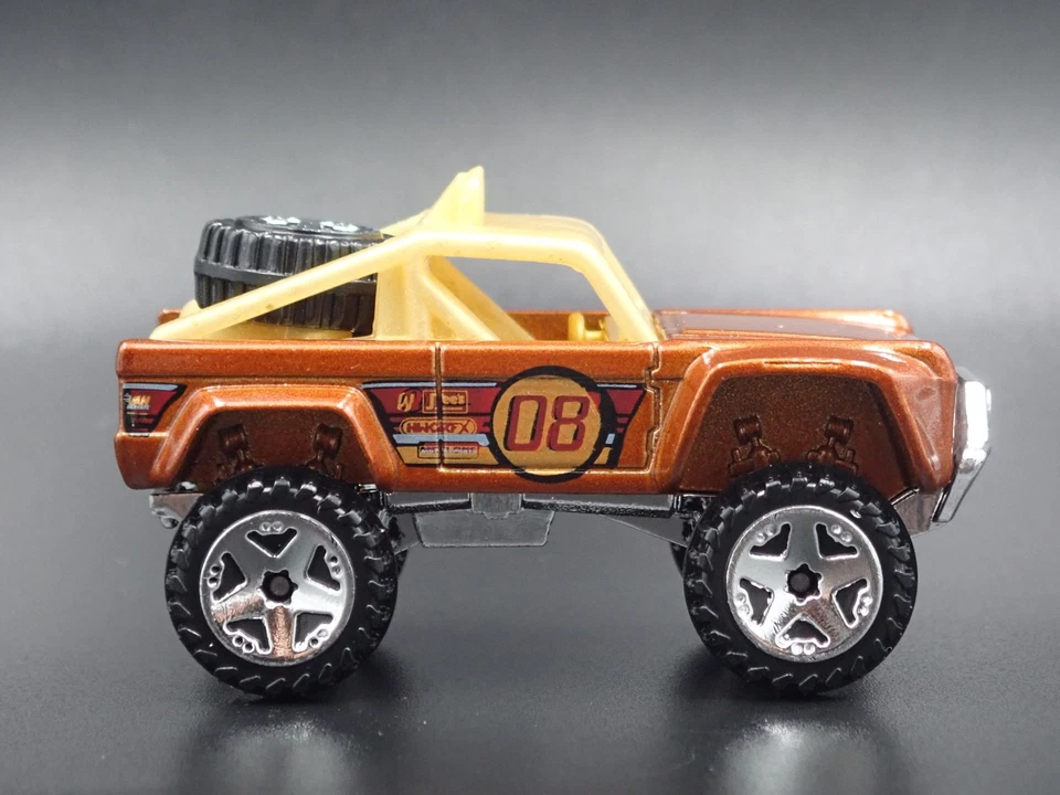 1966-1977 Ford BRONCO 4X4 fuori Strada Personalizzato Marrone 1:64 Modello Auto - Immagine 4 di 4