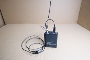 Lectrosonics UM400a Block 21 Transmitter + lav mic + Antenna – Tested