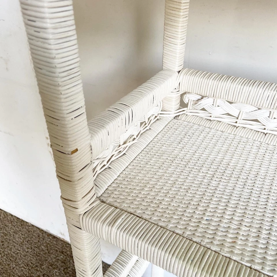 Piso de almacenamiento de baño boho chic blanco de ratán y mimbre Foto 4 de 4