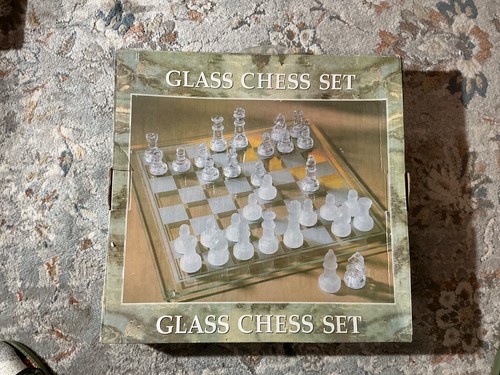 Schachspiel aus Glas (nur Figuren, kein Brett) mattiert & klar