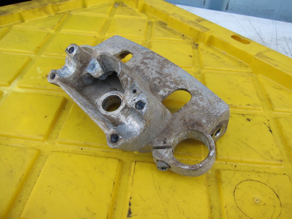 1986 Honda Goldwing 1200 GL1200SE GARFOS FABRICANTE DE EQUIPAMENTO ORIGINAL BRAÇADEIRA TRIPLA SUPERIOR ÁRVORE - Imagem 2 de 4