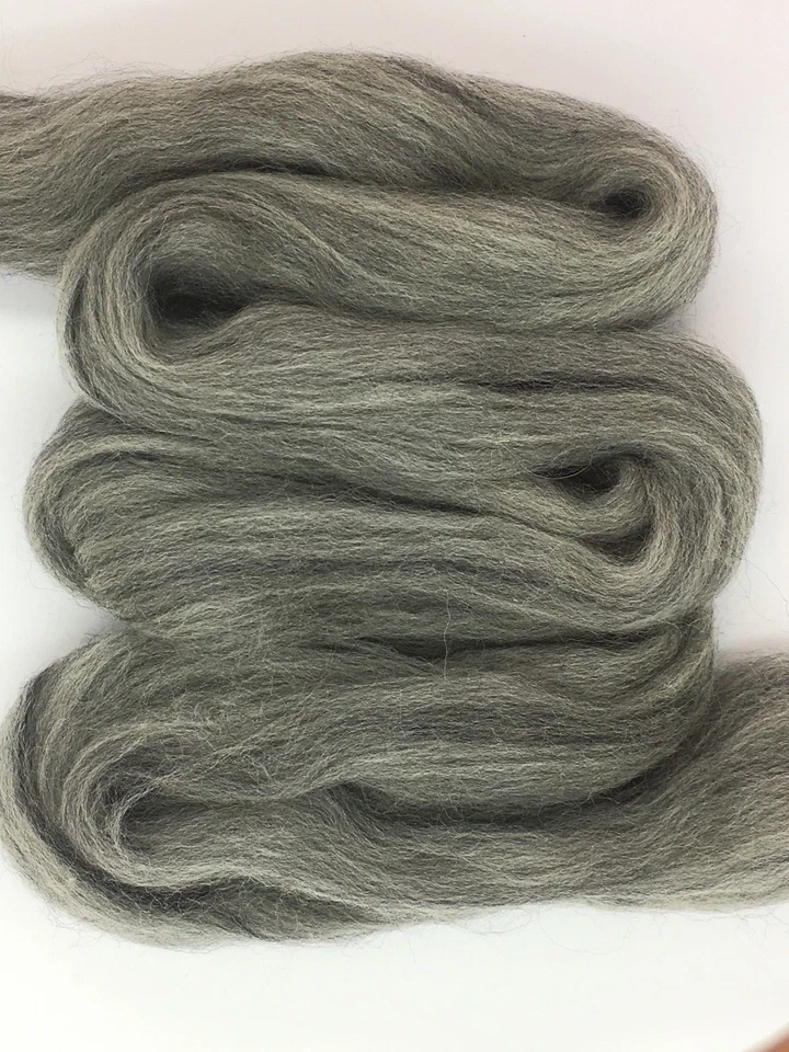 Top de lana gris itinerante - 5 lb GRIS MERINO Roving  Foto 3 de 4