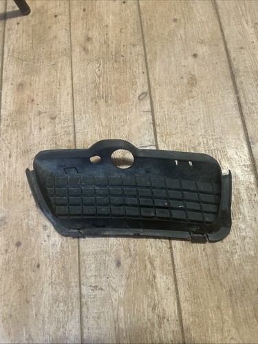 VW Golf 3 Original Blende Lüfungsgitter links Stoßstange vorne VW 1H6853665