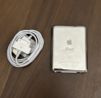 Apple iPod Nano 3rd Generation A1236 Silver Portable 4GB MP3 Media