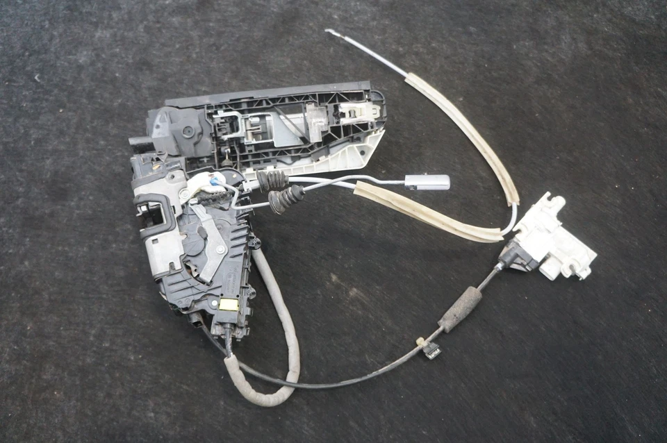 Manija actuador cerradura pestillo puerta delantera izquierda 0997602901 mercedes s560 w222 2014-20 Foto 4 de 4