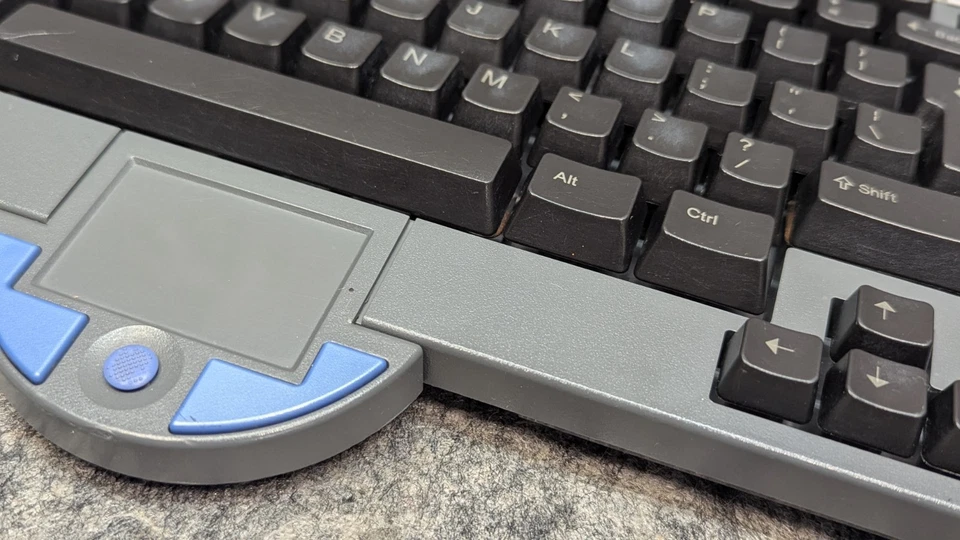 IBM 93Y1231 Keyboard Cash Register Point of Sale POS Unit w/ Trackpad - Untested - Image 4 of 4