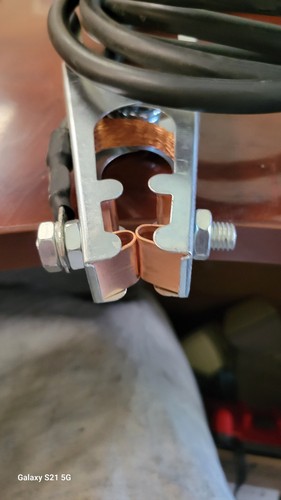 Lot of 2 ground welding clamps with connectors 1 is 315 amps and the other is