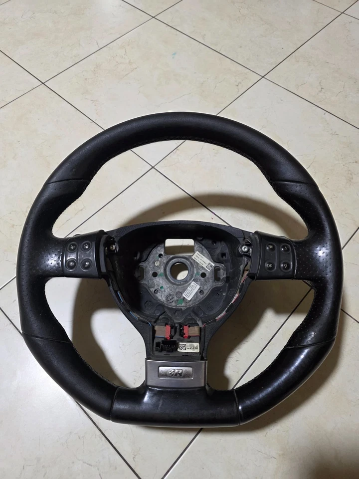 Vw Golf R oem Mk5 steering wheel - Image 4 of 4