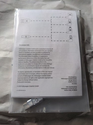 OEM Volkswagen Premium USB-C to USB-A Cable 000.051.446.BH Open Box - Photo 6 sur 7