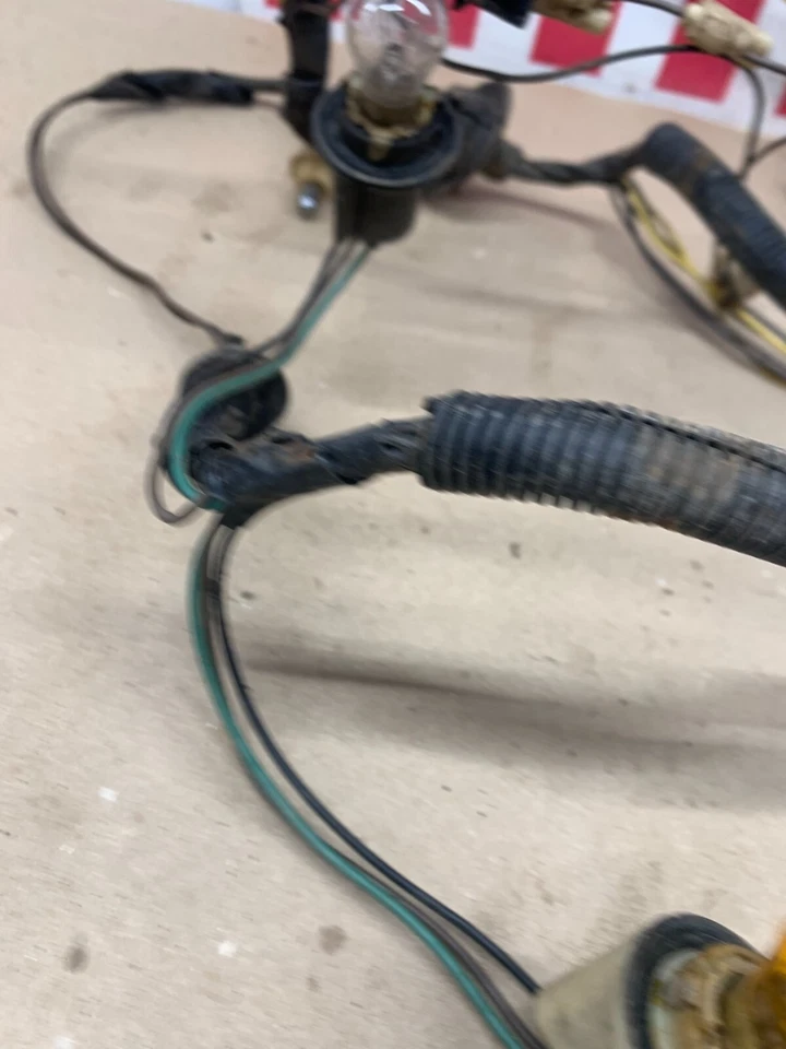 Oldsmobile Cutlass Supreme 1978 79 1980 arnés de cableado de luz trasera enchufe OEM Foto 3 de 4