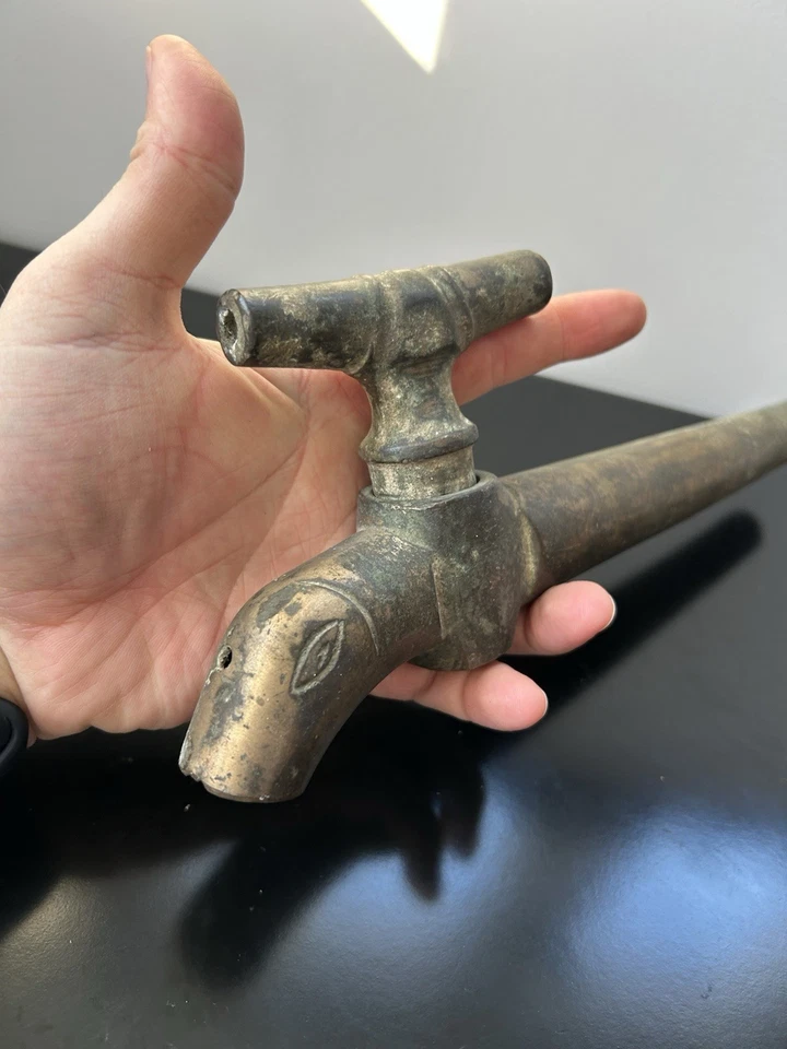 ROBINET DE TONNEAU ANCIEN ROBINET A CUVE OU BARIL XIXeme? XVIIIeme? TÊTE DAUPHIN - Photo 3/4