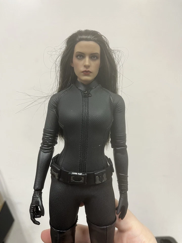 Figura 1/6 Hot Toys MMS188 The Dark Knight Rises Catwoman Selina Kyle Foto 3 de 4