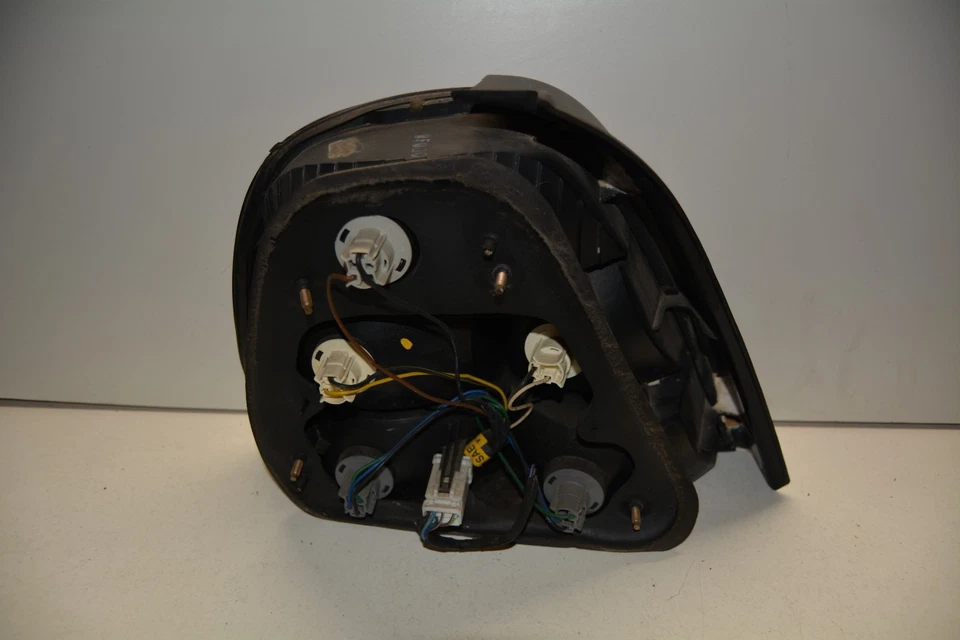 97-00 DAEWOO LEGANZA REAR RIGHT SIDE QTR MOUNTED TAILLIGHT LAMP OEM, 166-59034 - image 2 of 4