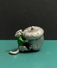 Hudson Pewter Squirrel Chipmunk Sweater Oak Acorn Nut Wildlife Animal Figurine