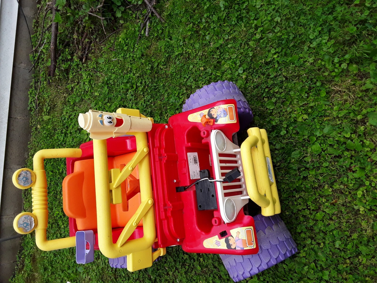 dora the explorer jeep