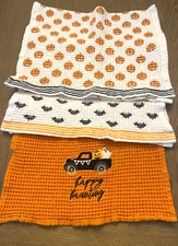 SET of Halloween Kitchen Towels DII and MudPie Set of 3 Pumpkins, Bats, Ghosts 