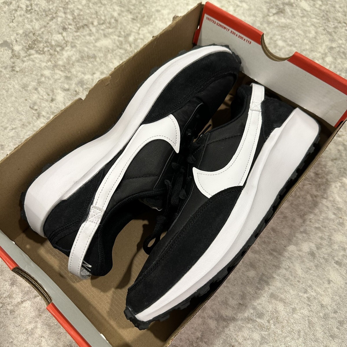 Size 11.5 (10 Men display picture 3