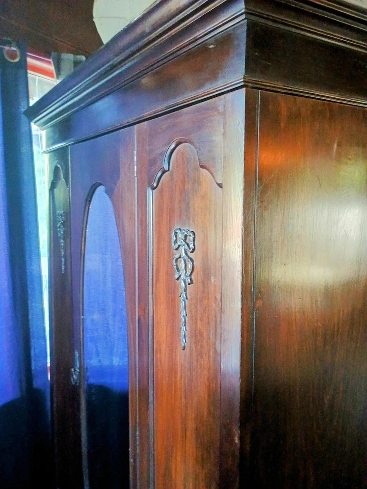 Armário vitoriano grande de madeira de mogno - Imagem 2 de 4