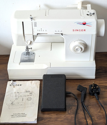 SINGER 5802 C Nähmaschine mit Fußpedal / Stromkabel - getestet & funktionsfähig