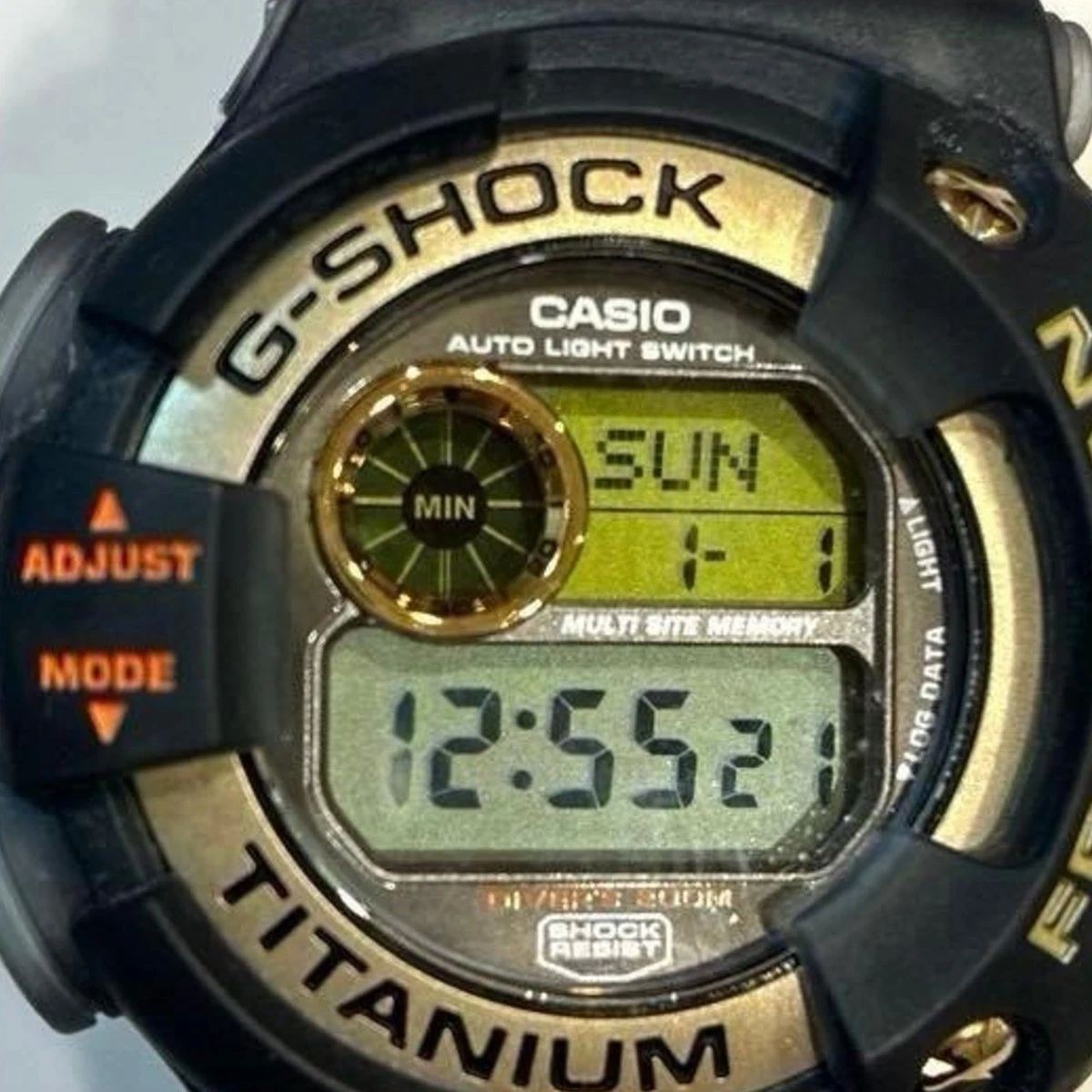 Casio G-Shock Frogman DW-9902GWC-8JR W.C.C.S. Reloj limitado titanio oro negro