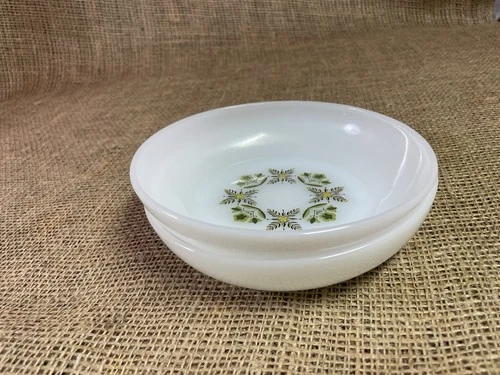 2- Vintage Anchor Hocking “Green Meadow” Floral Cereal/Soup Bowls    6 1/2”