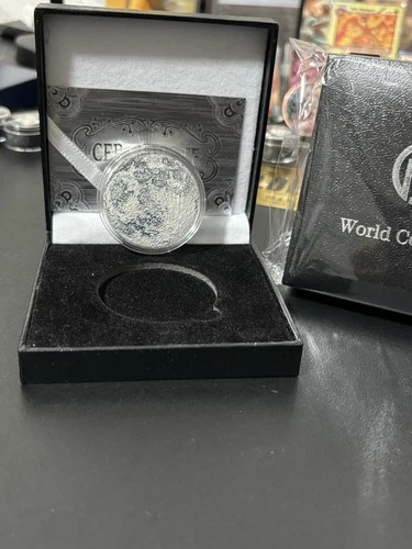 World Coins 1 oz Silver Moon Proof Coin w/ Presentation Box - product listing photo