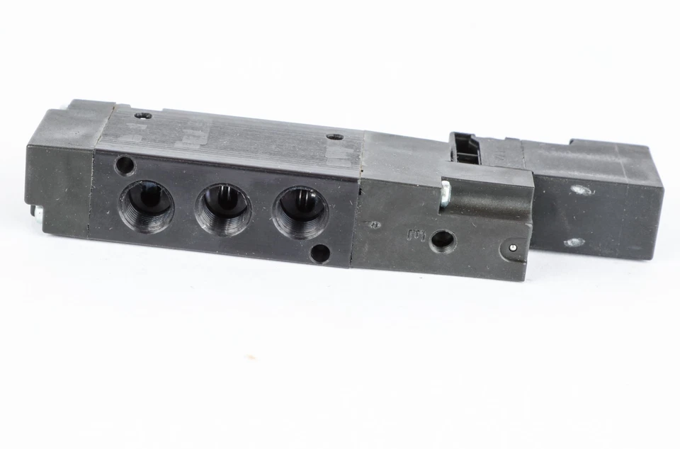 Parker B310KC549C 5/2 Way Pneumatic Directional Control Valve, 24VDC, 1/8" NPT - Image 3 of 4