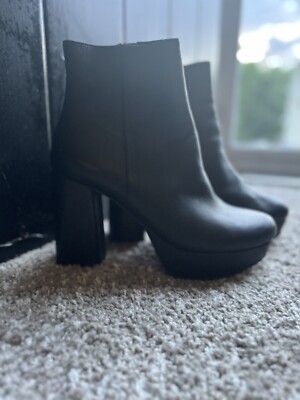 Steve Madden “Grate” Black Leather Platform Boots Size 10