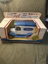 Ertl 1913 Ford Model T Delivery Van Diecast Metal Coin Bank 1/25 Scale 1334