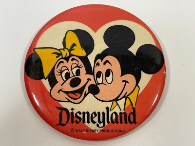 Vintage Disneyland MICKEY & MINNIE MOUSE In Love Heart Pinback