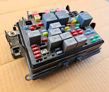 2003-2005 Chevy Silverado Gmc Sierra 1500 2500 3500 Engine Fuse Box Block Oem 2003-2005 Chevy Silverado Gmc Sierra 1500 2500 3500 Engine Fuse Box Block Oem
