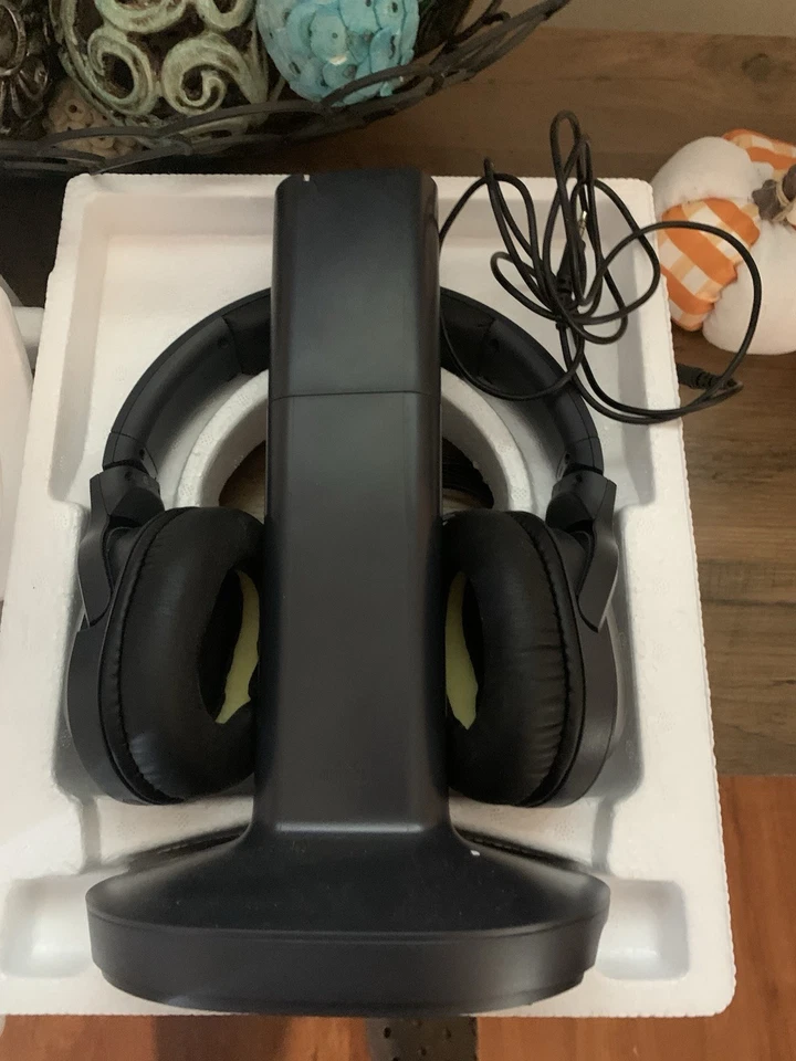 Sony WH RF-400 Wireless Headphones New Battery - Image 4 of 4